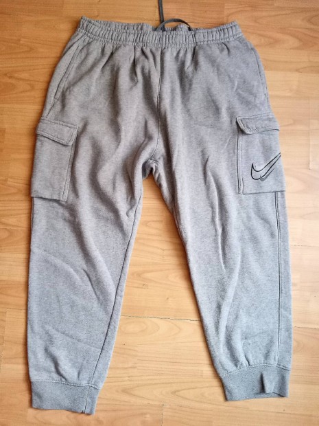 Nike 2XL-es melegt nadrg 