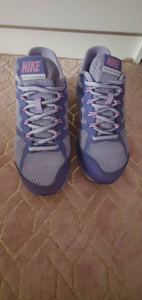 Nike 35,5  sport cip