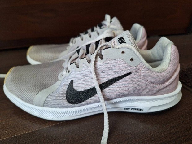 Nike 37,5-s cip 37-es