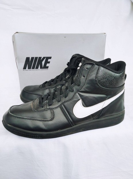 Nike 44 mret frfi zrt utcai cip