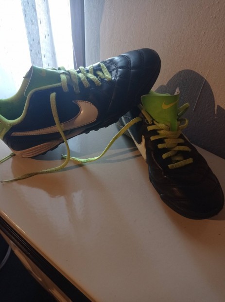 Nike 45 s foci cip. Eredeti. 