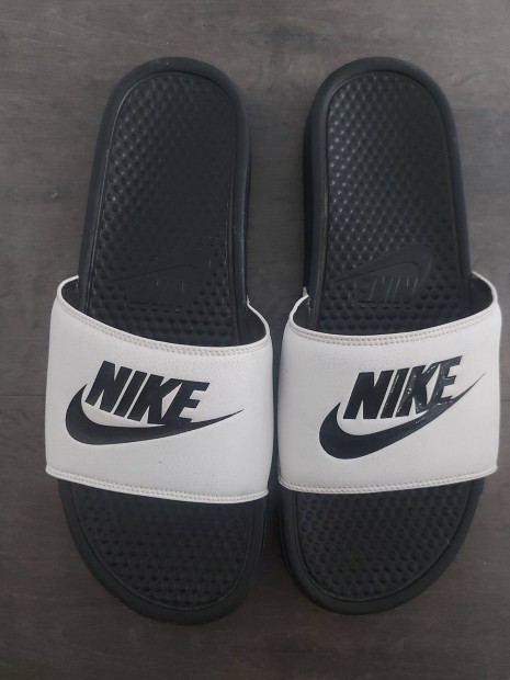 Nike 47.5 papucs 