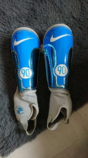 Nike 90 lábszárvédő