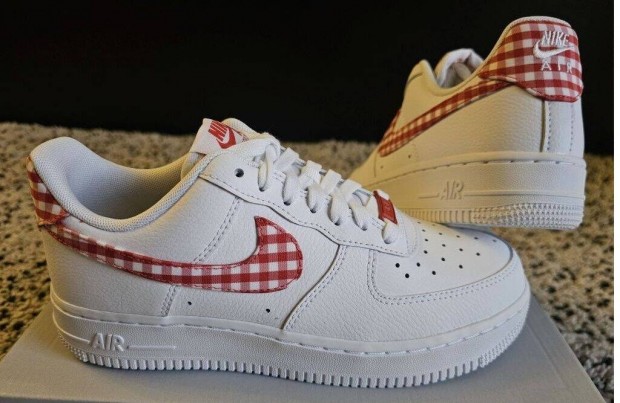 Nike Air Force 1 07 ESS női 38-as bőr utcai cipő. Teljesen új, eredeti
