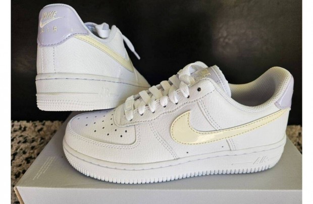 Nike Air Force 1 07 fehér 37.5 és 38-as bőr utcai cipő. Teljesen új,