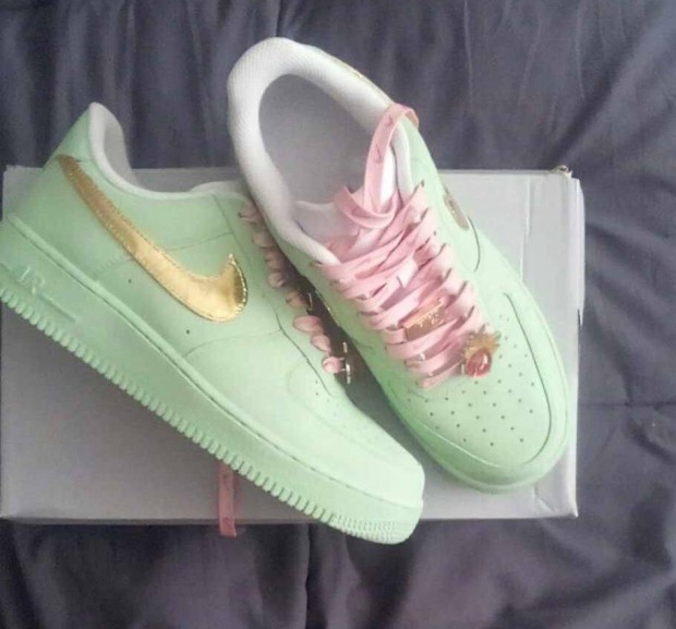 Nike Air Force 1