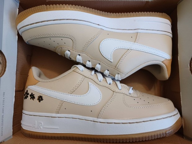 Nike Air Force 1 GS 37.5-s mret