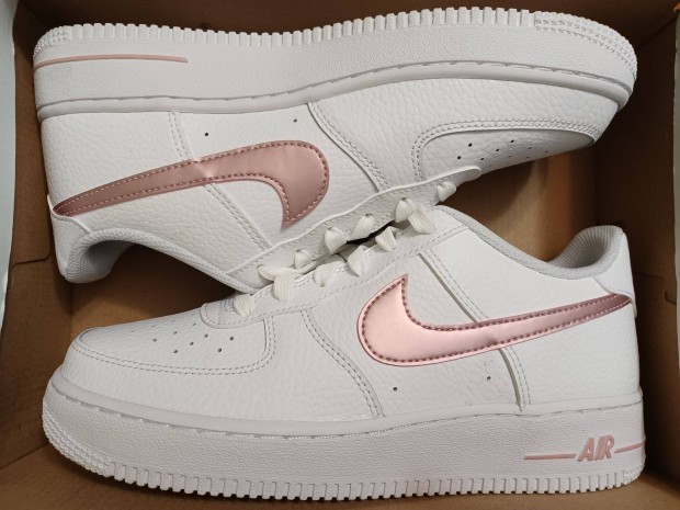 Nike Air Force 1 LV8 GS 39-es mret