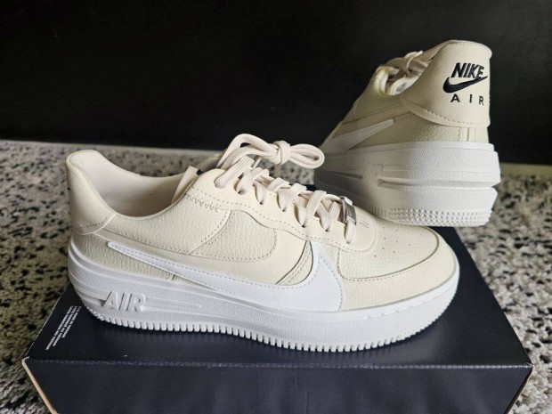 Nike Air Force 1 Platform 40-es n�i b�r cip�. Teljesen �j, eredeti cip