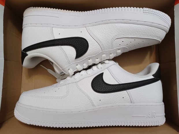 Nike Air Force 1 '07 42-es mret