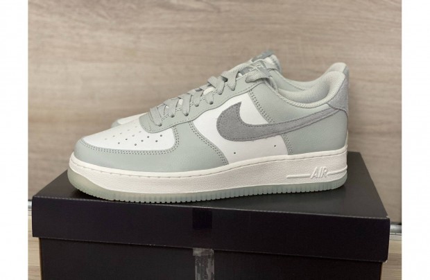 Nike Air Force 1 '07 LV8 | 44-es mret | j!