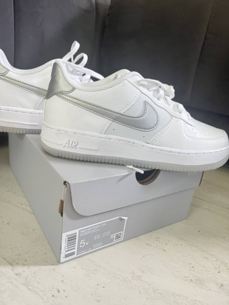 Nike Air Force 1 cip 37,5