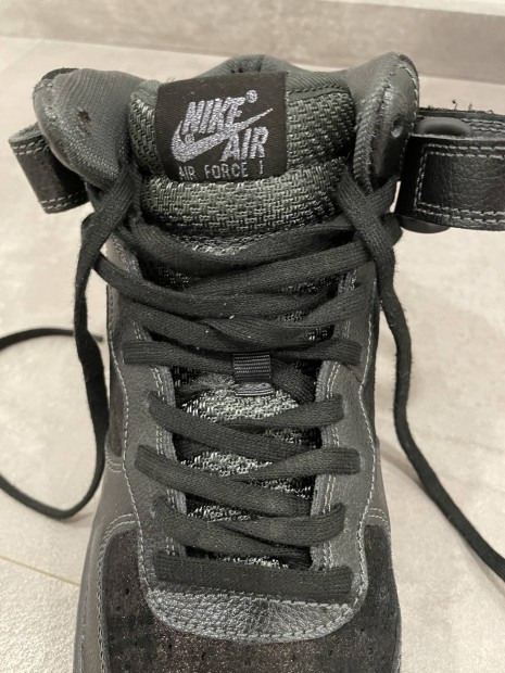 Nike Air Force 1 fekete 40-es (25,5 cm) elad