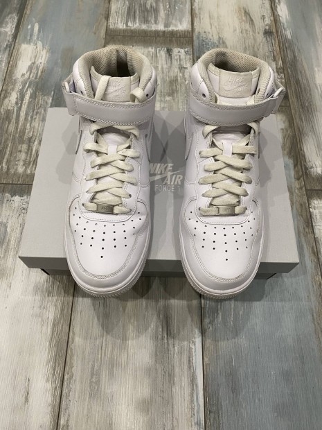 Nike Air Force 1 frfi EUR42.5-es utcai cip