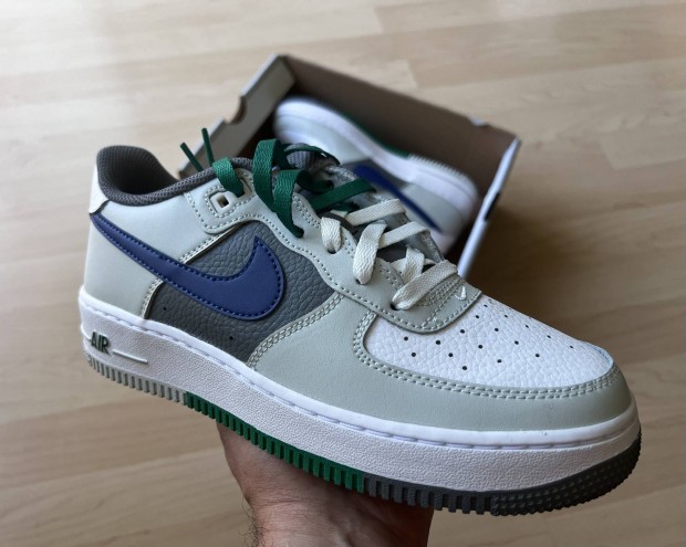 Nike Air Force 1 low "Light Green" (37.5-38.5-39)