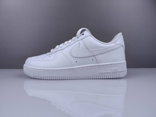 Nike Air Force "triple white" (minden mret)