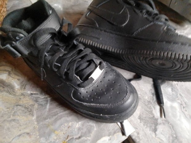 Nike Air Force cip elad 