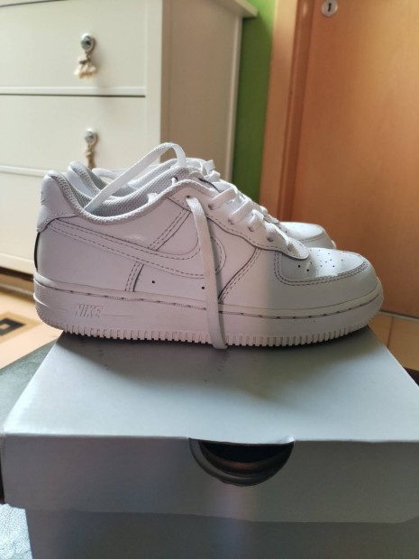 Nike Air Force gyönyörű,eredeti 31,5