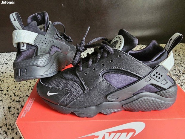 Nike Air Huarache fekete 40-es utcai cip. Teljesen j, eredeti cip