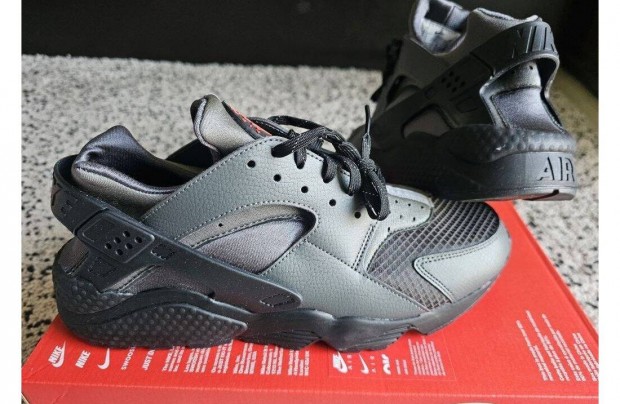 Nike Air Huarache fekete 44-es frfi utcai cip. Teljesen j, eredeti