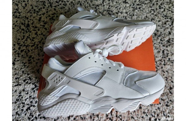 Nike Air Huarache frfi 45-s fehr utcai cip. Teljesen j,