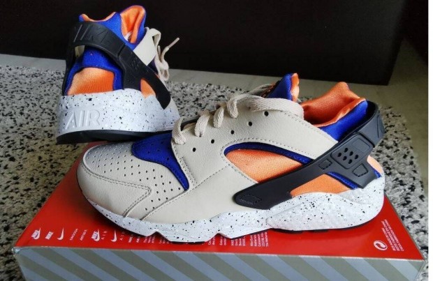 Nike Air Huarache f�rfi b�r 42-es utcai cip�. Teljesen �j, eredeti cip