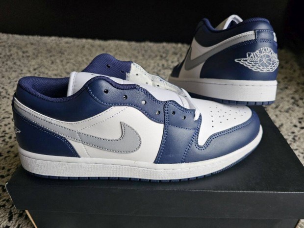 Nike Air Jordan 1 Low 44.5-es bőr utcai cipő. Teljesen új, eredeti cip