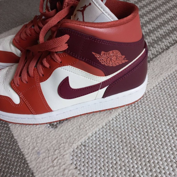 Nike Air Jordan 1 Mid Women's