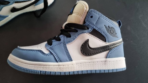 Nike Air Jordan 1 Retro Gyerek Cipő