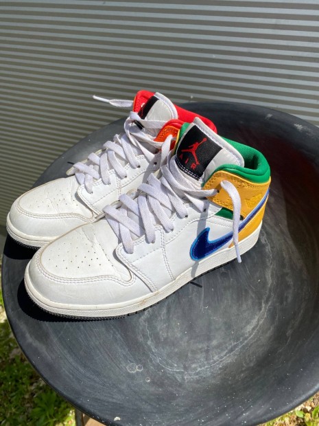 Nike Air Jordan 1 mid