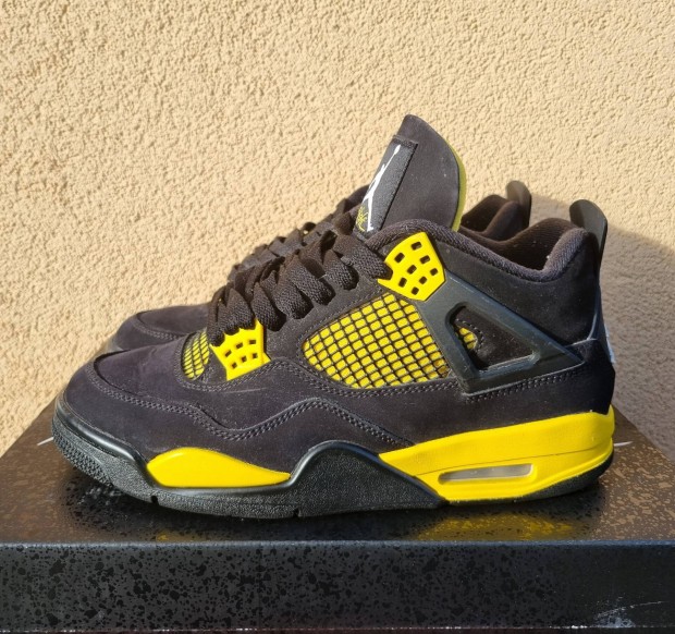 Nike Air Jordan 4 Yellow Thunder