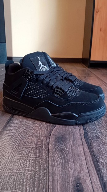 Nike Air Jordan 4, 44-es mretben 