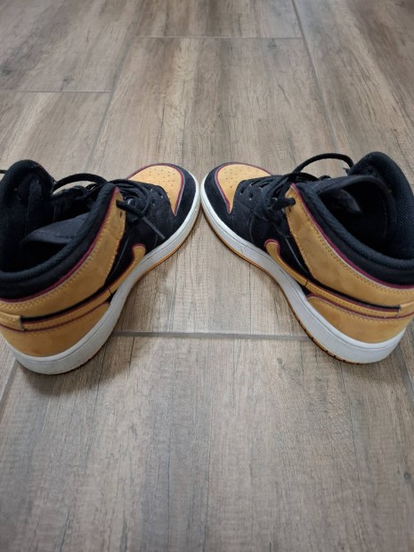 Nike Air Jorden 1 Mid SE
