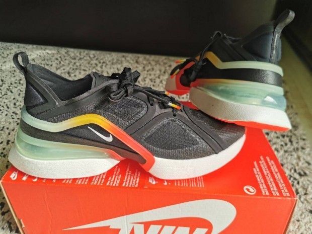 Nike Air Max 270 XX 42.5 s 44-es utcai cip. Teljesen j, eredeti cip