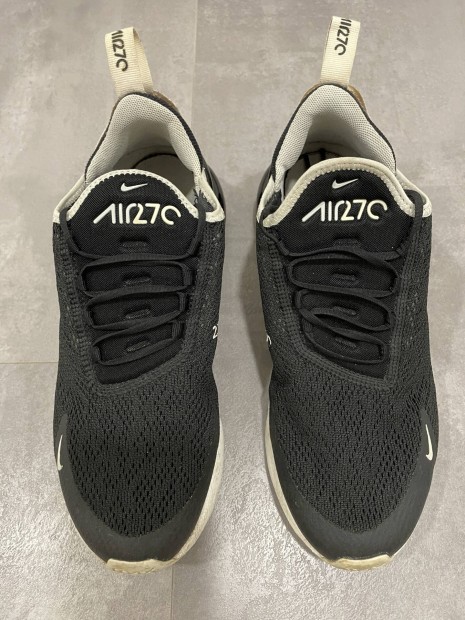 Nike Air Max 270 fekete ni futcip 40,5 elad