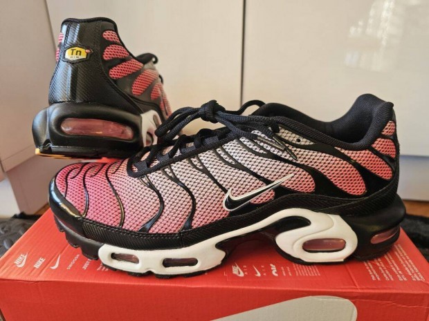 Nike Air Max Plus 43-as férfi utcai cipő. Teljesen új, eredeti cipő
