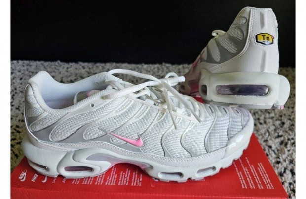Nike Air Max Plus TN 44-es világos utcai cipő. Teljesen új, eredeti
