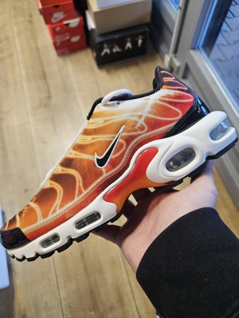 Nike Air Max Plus TN Light Photography Volcano