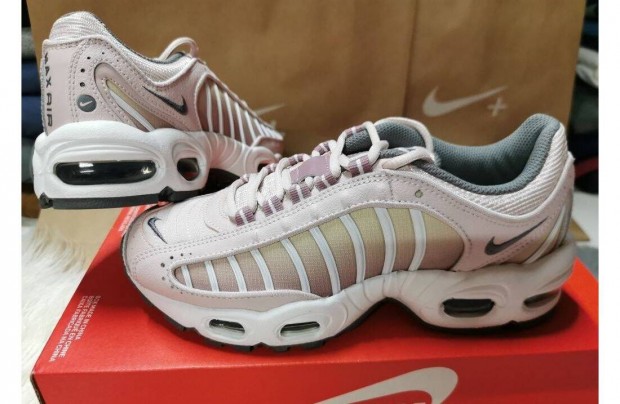Nike Air Max Tailwind IV női 38-as utcai cipő. Teljesen új,