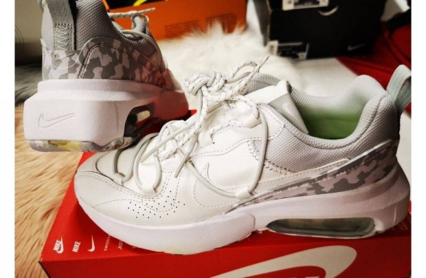 Nike Air Max Viva n�i feh�r 41-es utcai cip�. Teljesen �j, eredeti cip