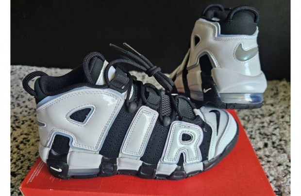 Nike Air More Uptempo Cobalt 36.5-es fekete cip. j