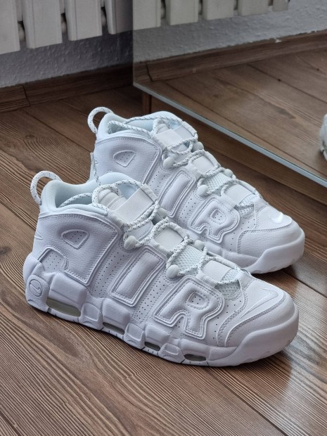 Nike Air More Uptempo triple white 44-es mretben, szmlval