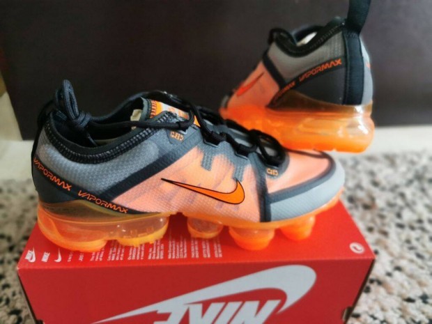 Nike Air Vapormax 2019 narancsos 38-as sport cipő. Teljesen új, eredet