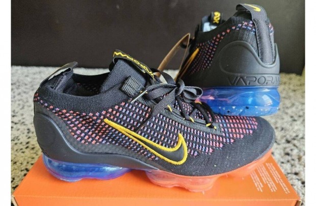 Nike Air Vapormax 2021 FK 40-es színes utcai cipő. Teljesen új, eredet