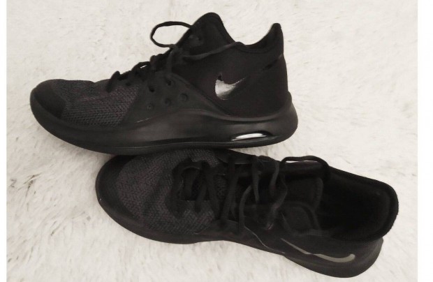 Nike Air Versitile III férfi cipő,sportcipő fekete, 41-es.Talp: 26 cm