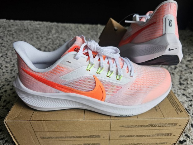 Nike Air Zoom Pegasus 39 NN vilgos 38.5-es fut cip