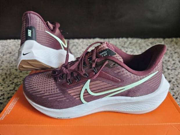 Nike Air Zoom Pegasus 39 n�i 40-es fut� cip�. Teljesen �j, eredeti cip