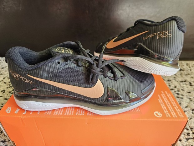 Nike Air Zoom Vapor Pro Clay 39-es ni tenisz cip. Teljesen j, ere
