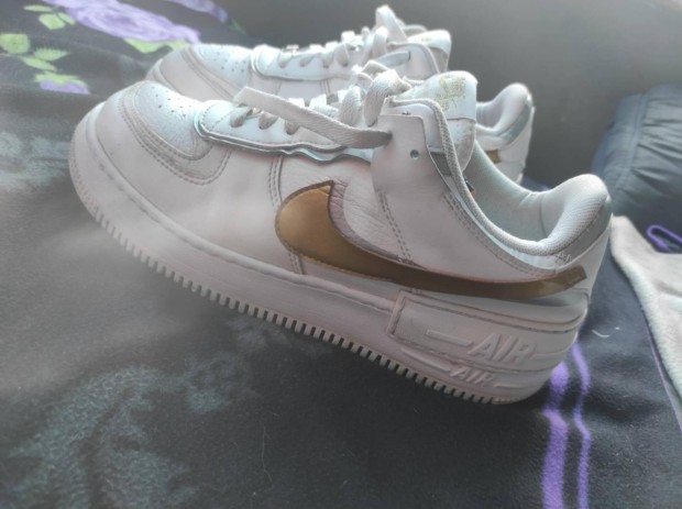 Nike Air force shadow white and gold 