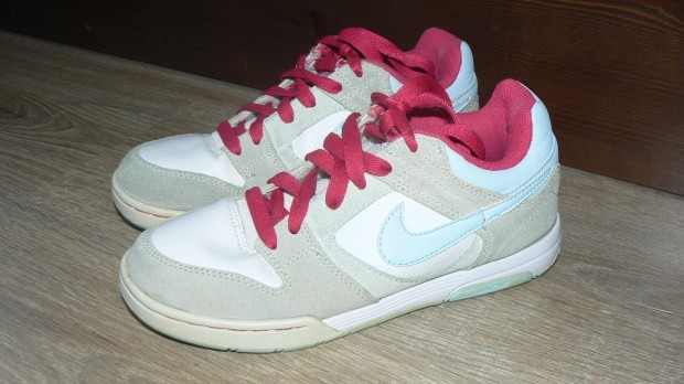 Nike Air kislány 36-37 sportcipő, félcipő